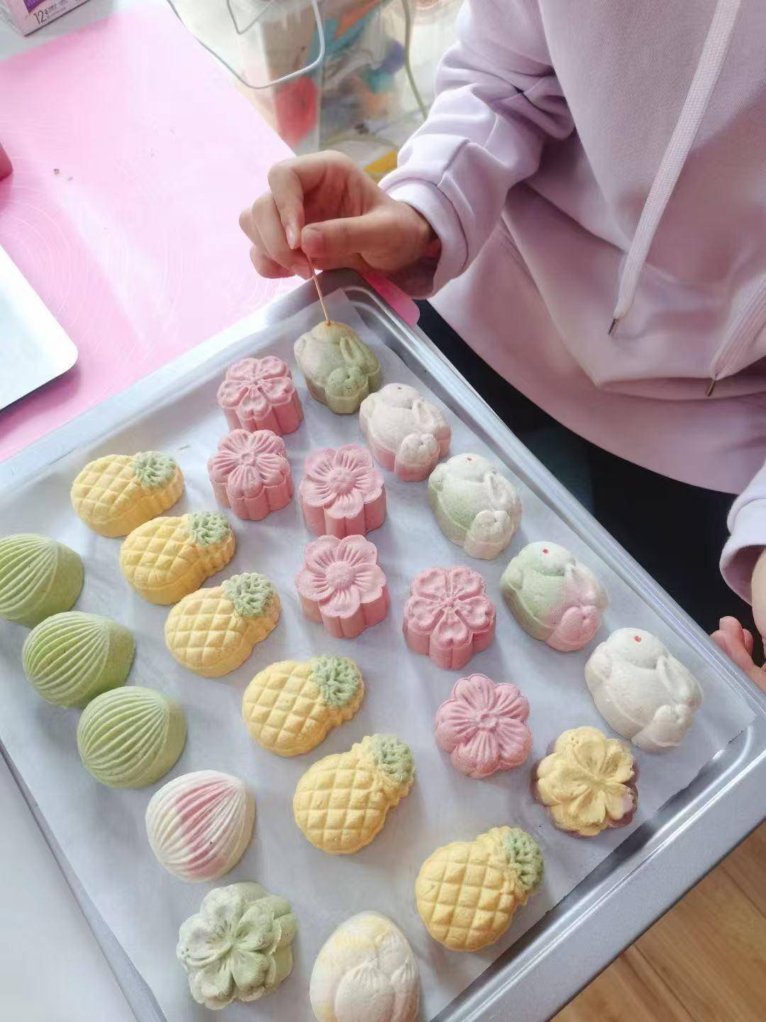 月饼热销还可量身定制有商家一周内售出上千枚开元ky棋牌“毛孩子”也过中秋！成都宠物(图4)