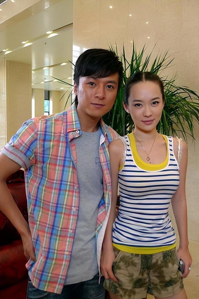 着46岁儿子躺狗窝痛哭她终于后悔了开元棋牌试玩亲手拆散儿子3段姻缘看(图3)