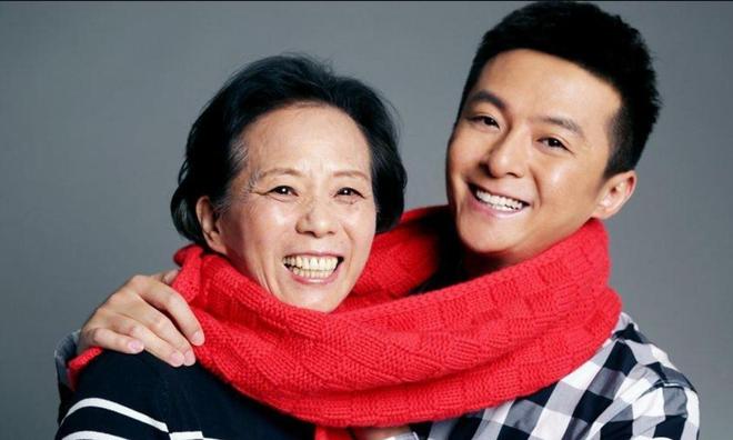 着46岁儿子躺狗窝痛哭她终于后悔了开元棋牌试玩亲手拆散儿子3段姻缘看(图17)